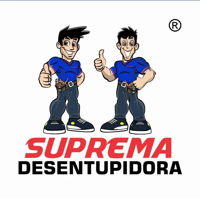 Técnico da Suprema Desentupidora uniformizado e identificado no Rio de Janeiro na Avenida Epitacio Pessoa, Rio de Janeiro